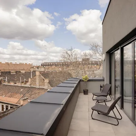 Trainforest Penthouse Residences Apartment