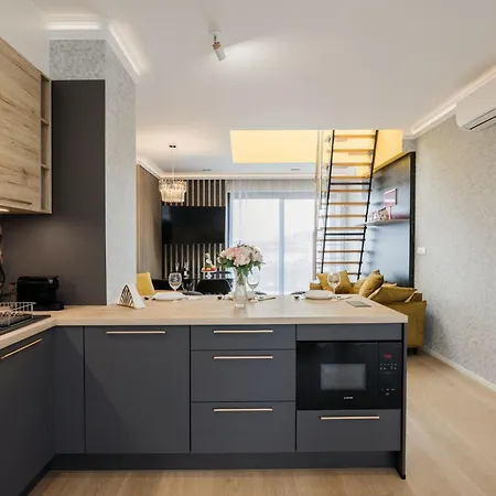 Trainforest Penthouse Residences *